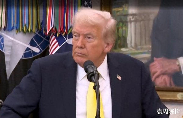 屿科配资 特朗普对华放话要打持久战, 如果不加100%关税, 就会被中国瞧不起